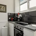 Sun-Lit Studio, 7 Mins To Tube &Train, Putney