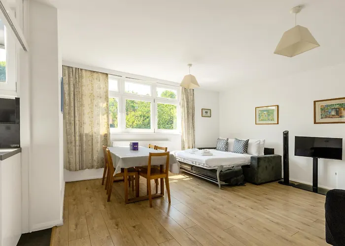 Sun-Lit Studio, 7 Mins To Tube &Train, Putney