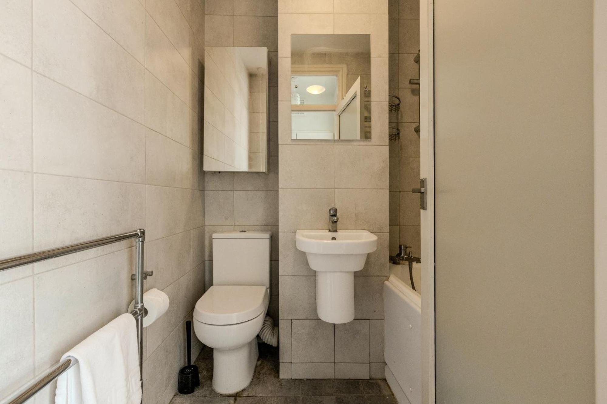 Sun-lit Studio, 7 Mins To Tube &train, Putney Apartamento *