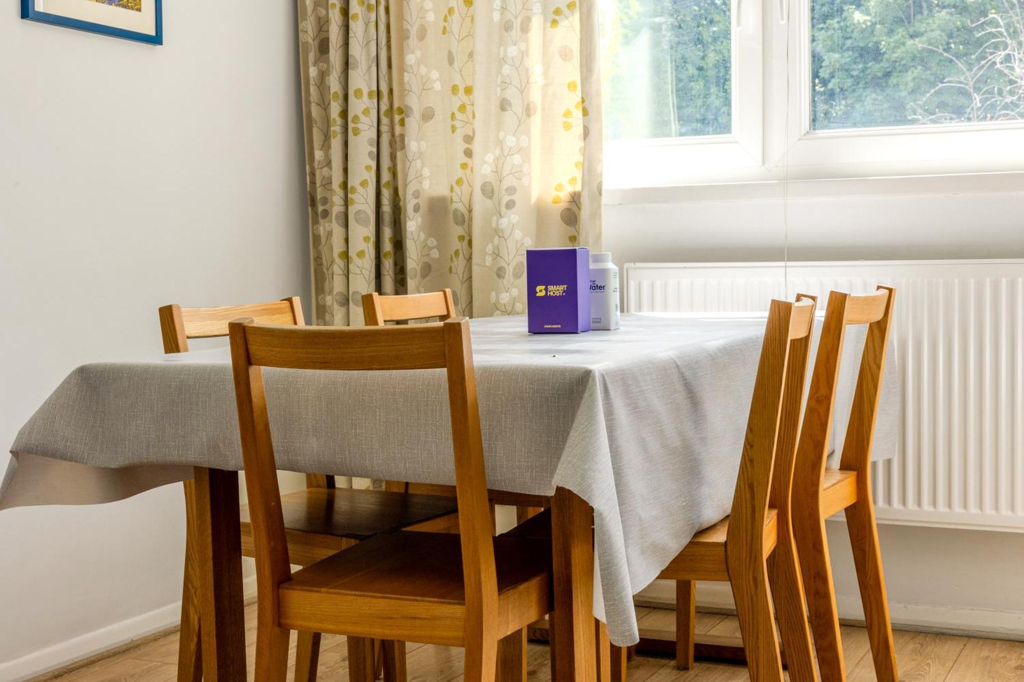 Sun-lit Studio, 7 Mins To Tube &train, Putney *
